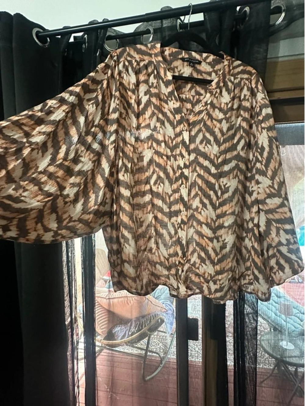 Light weight blouse - Picture 3 of 7